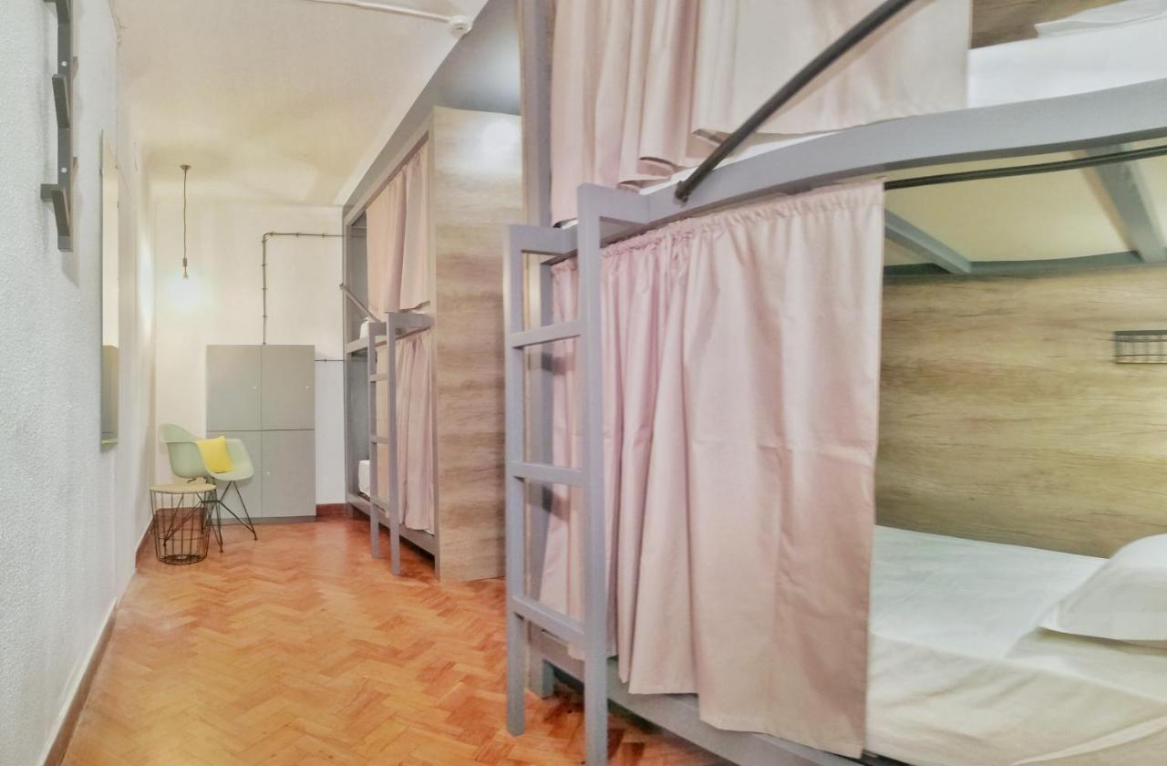 Cama em Beliche em Dormitório Feminino