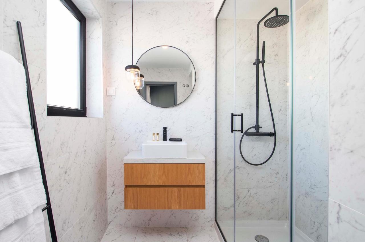 Apartment with Terrace and City View,1036304296:JPEG