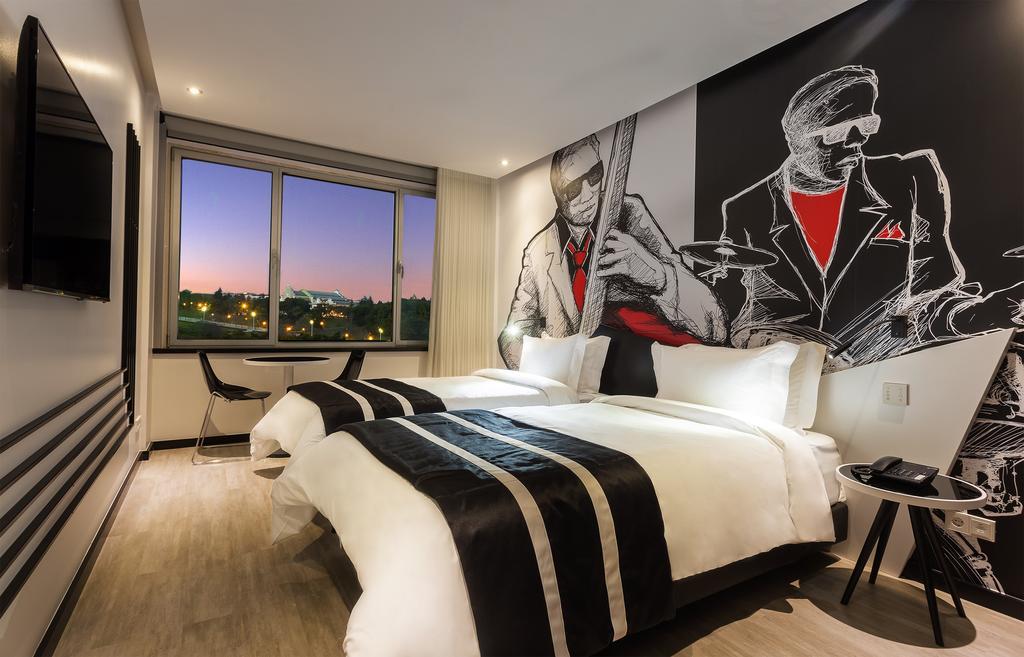 Quarto Econômico com Cama de Casal ou 2 de Solteiro
