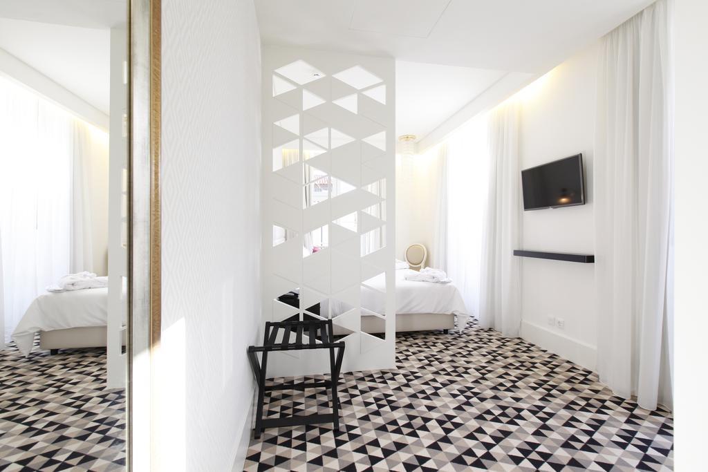 Superior Double Room with Street View