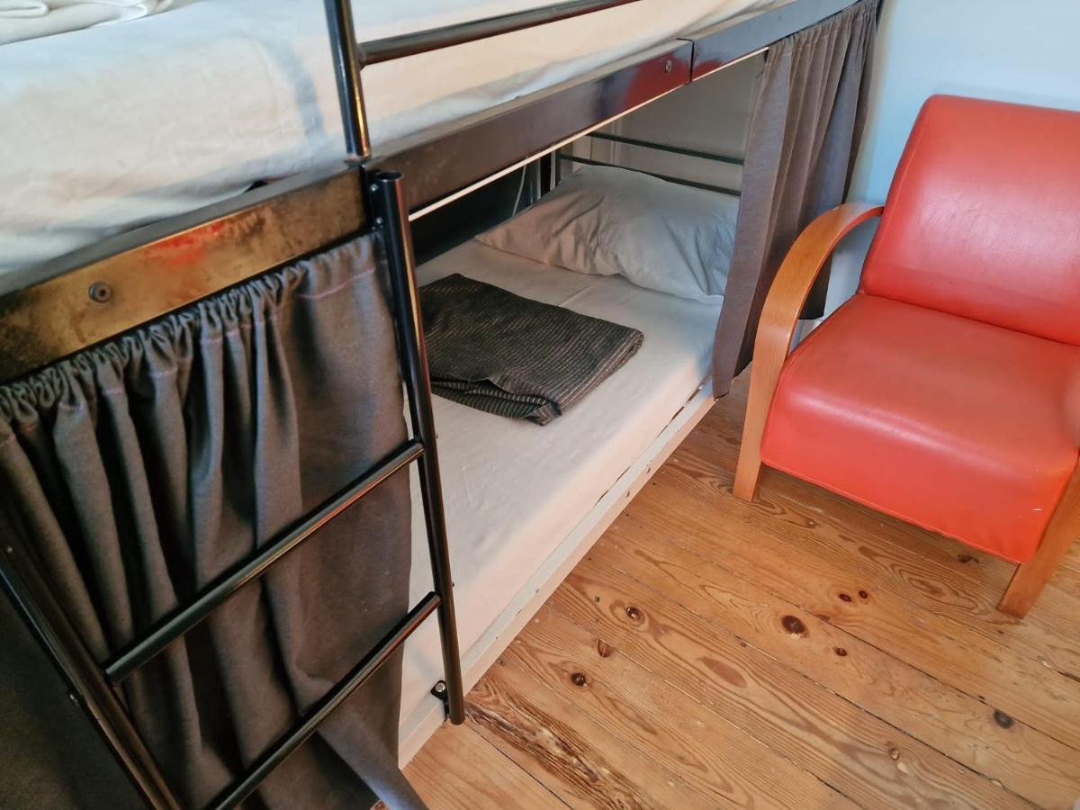 Single Bed 4-Bed Dormitory Room