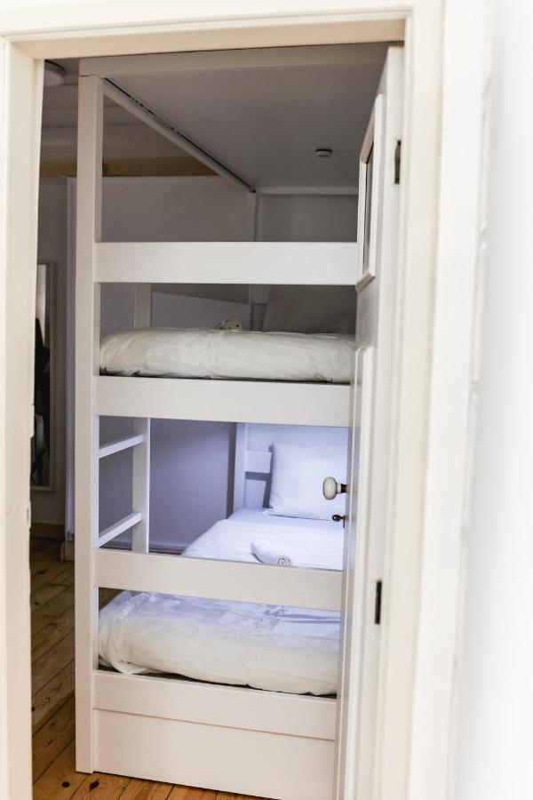 Single Bed 4-Bed Dormitory Room