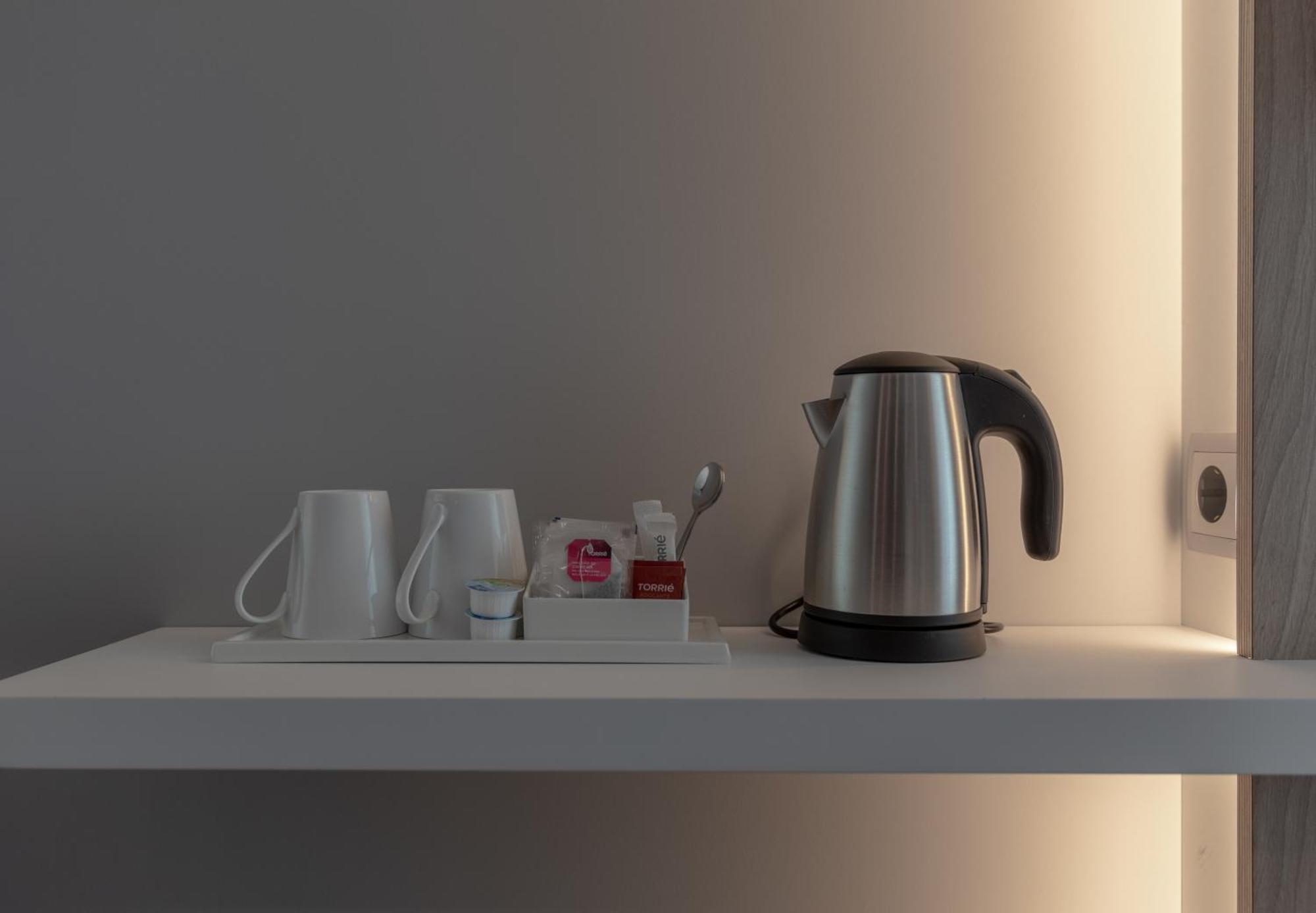 Standard Queen Room - Free Breakfast,1287258907:JPEG