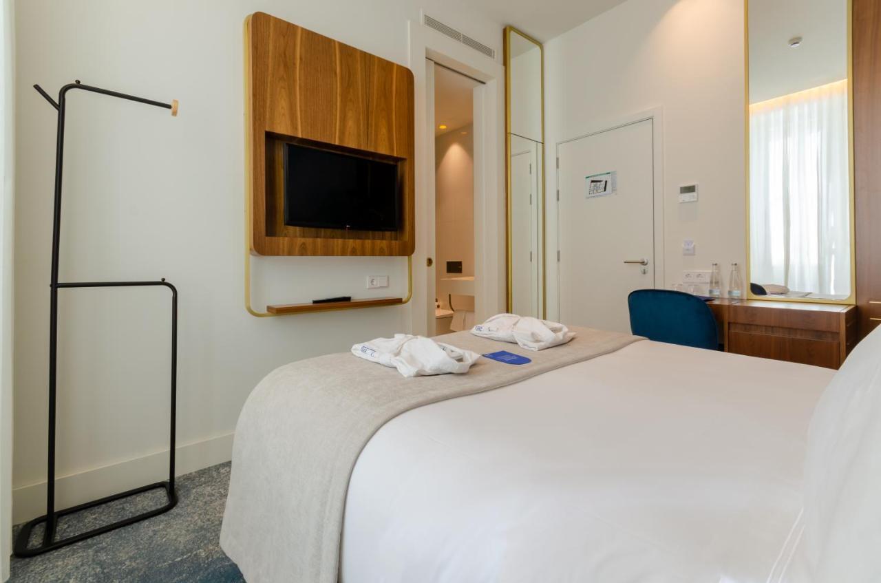 Small Double or Twin Room City View
