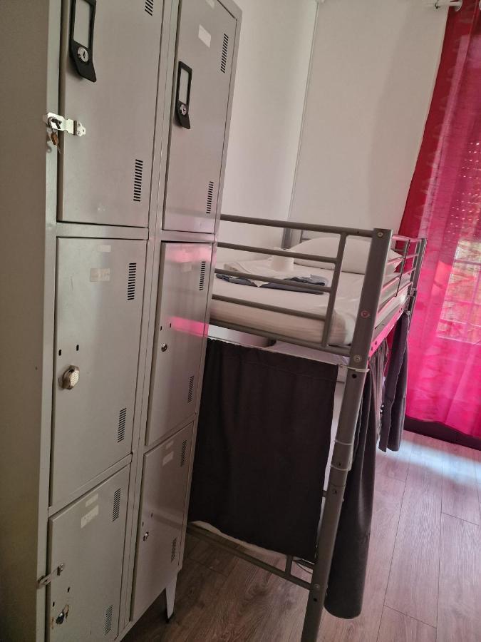 Bed 8-Bed Mixed Dormitory Room