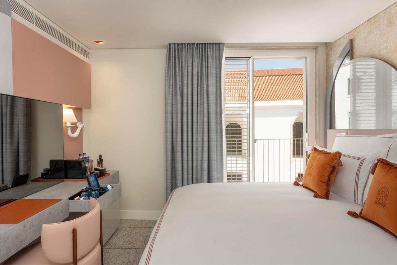 Deluxe King Room Cloister View