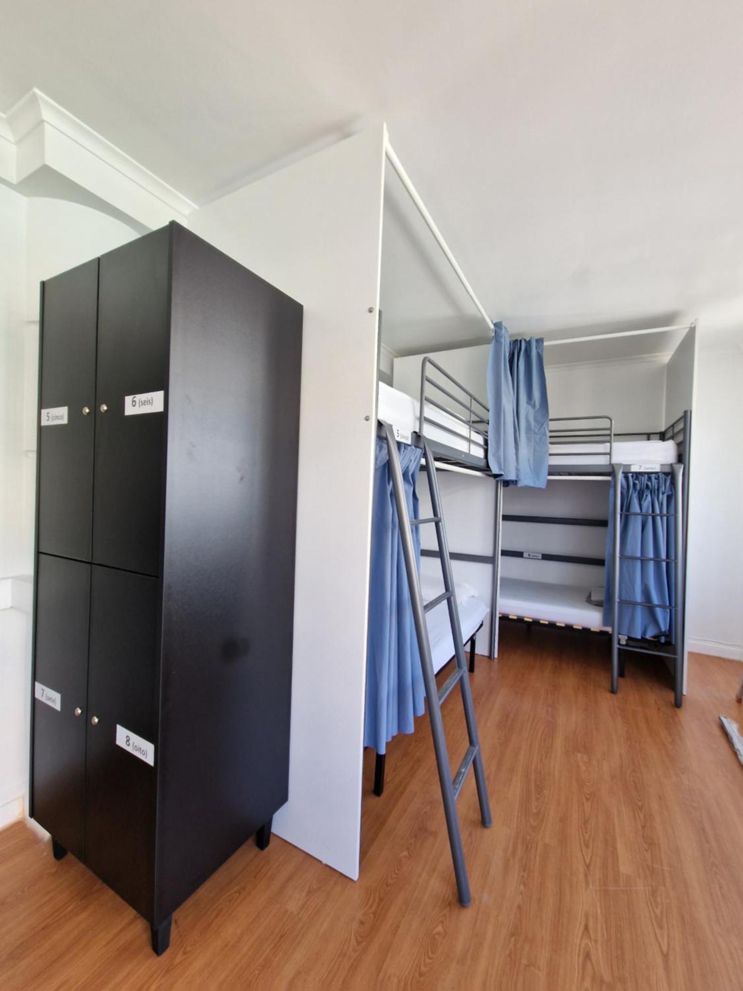 Bed 8-Bed Male Dormitory Room