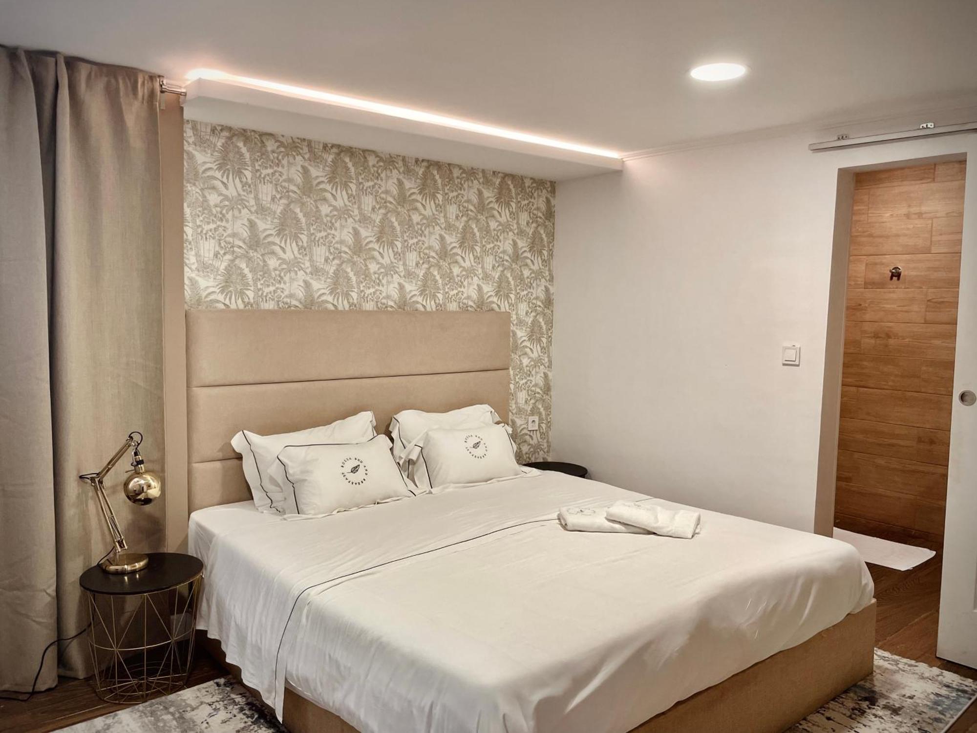 Double Room Private Bathroom Small window