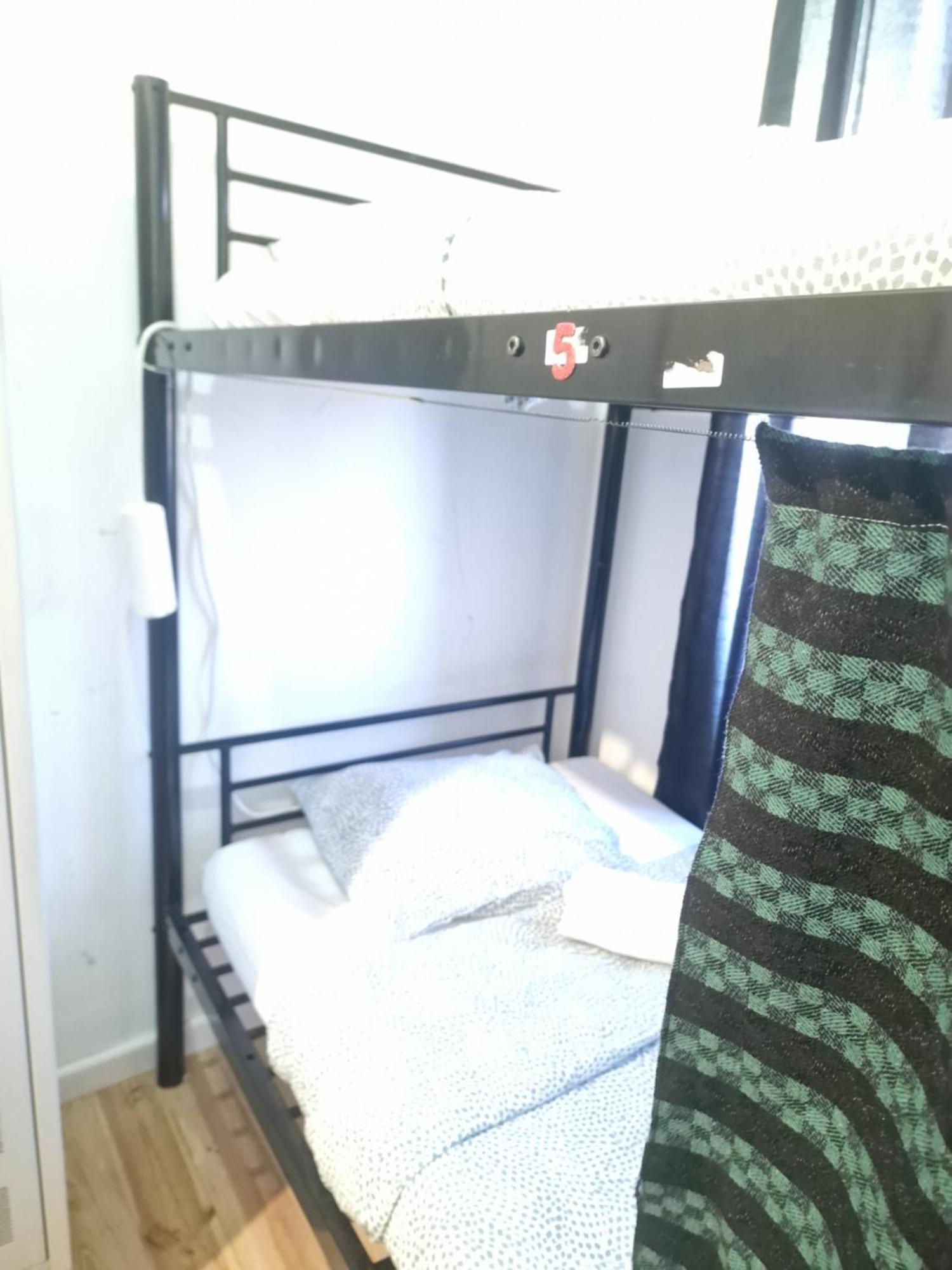 Single Bed 4-Bed Dormitory Room