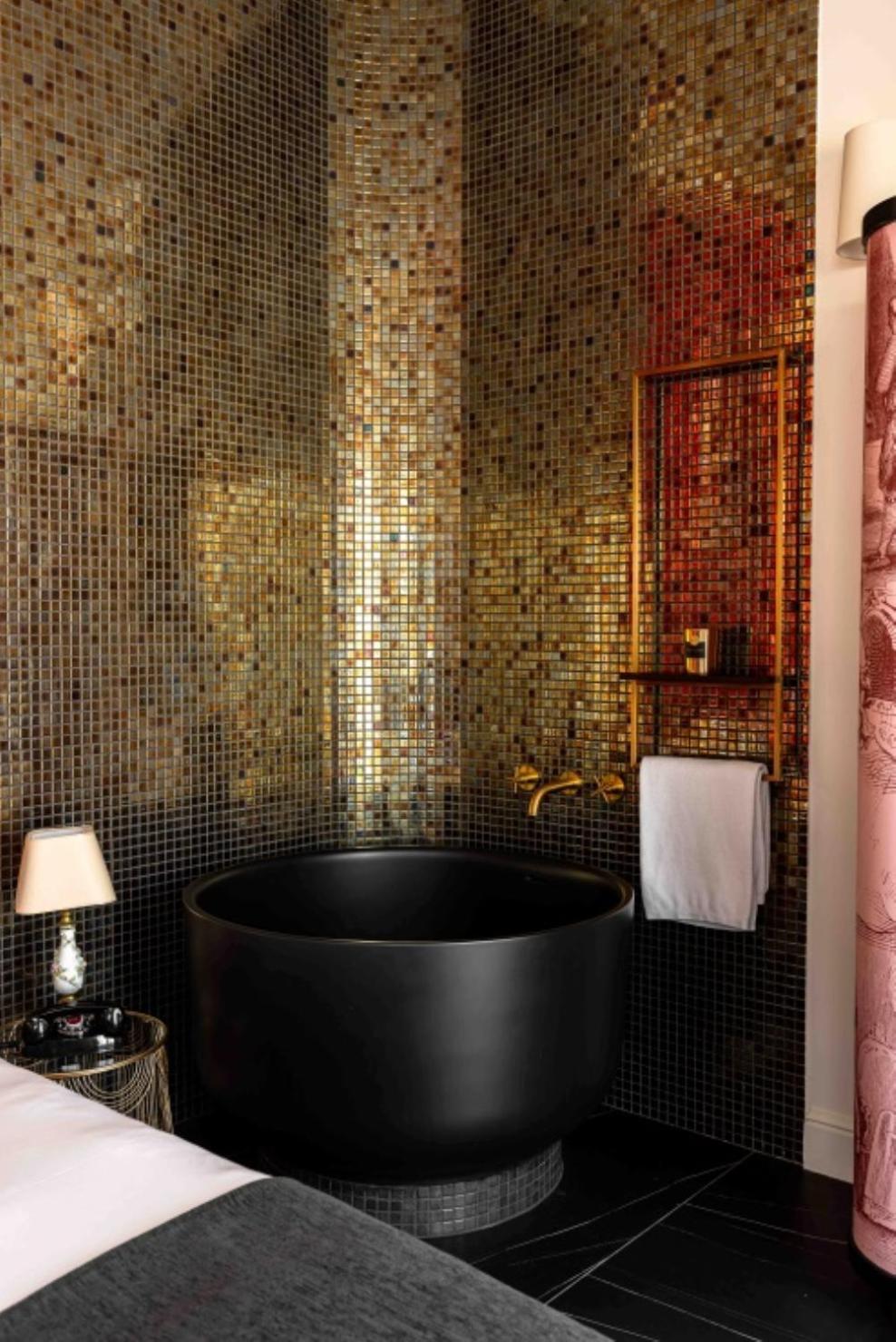 King Suite Spa Bath