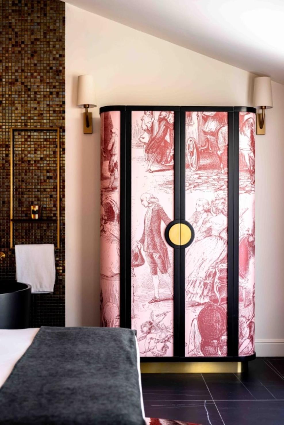 King Suite Spa Bath