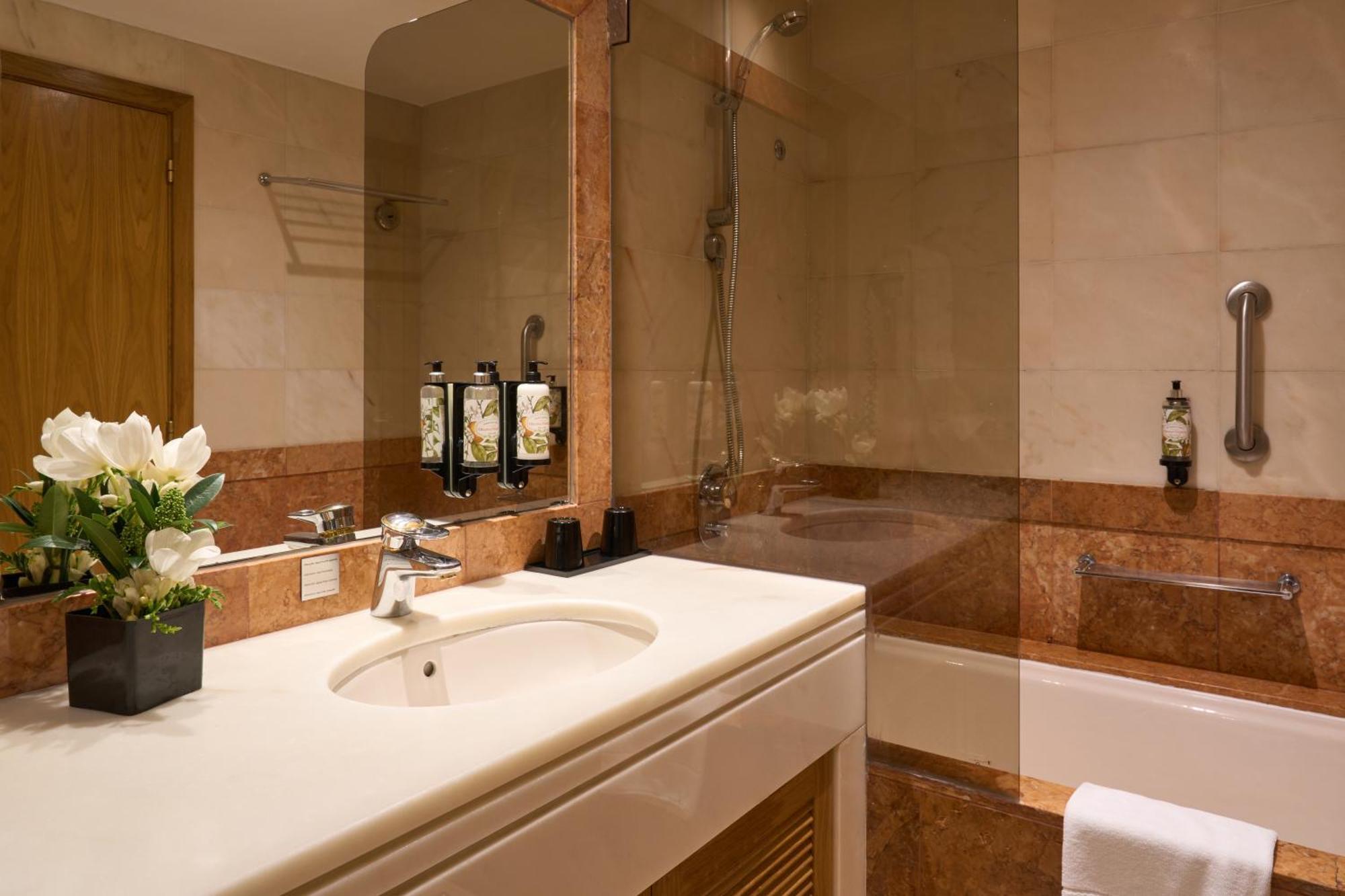 Deluxe Family Apartment