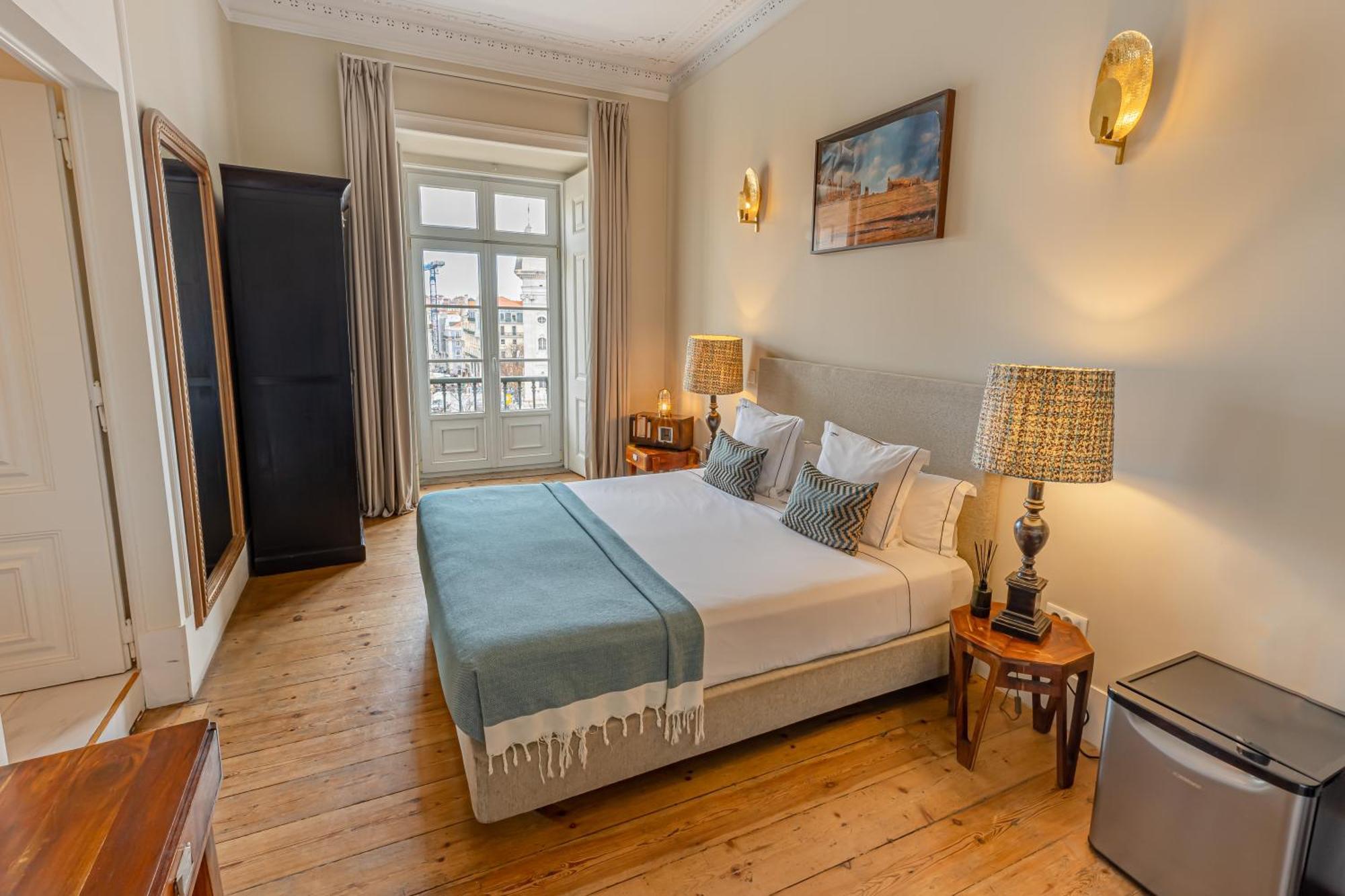 Deluxe Room Square View