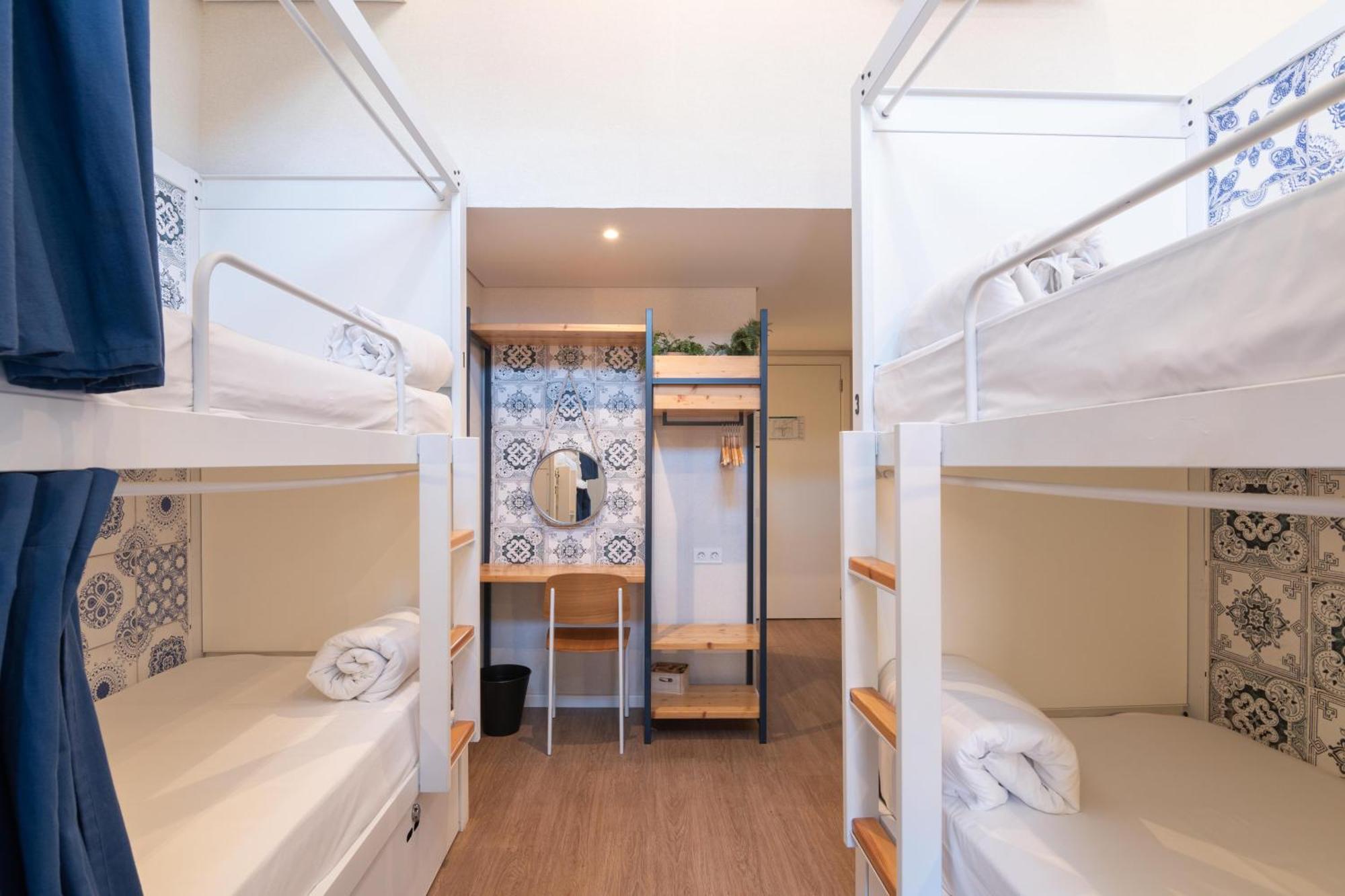 Bed 4-Bed Mixed Dormitory Room