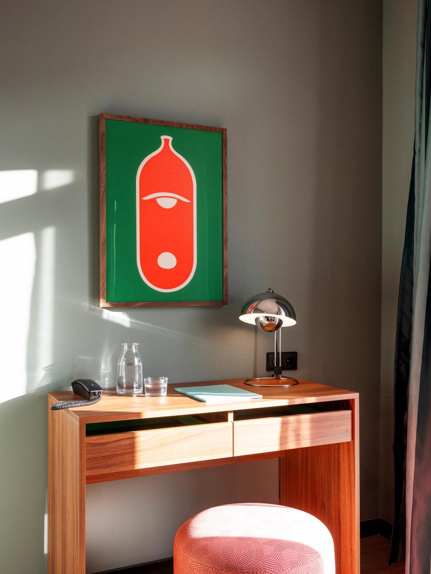 Large Studio Kitchenette Terrace