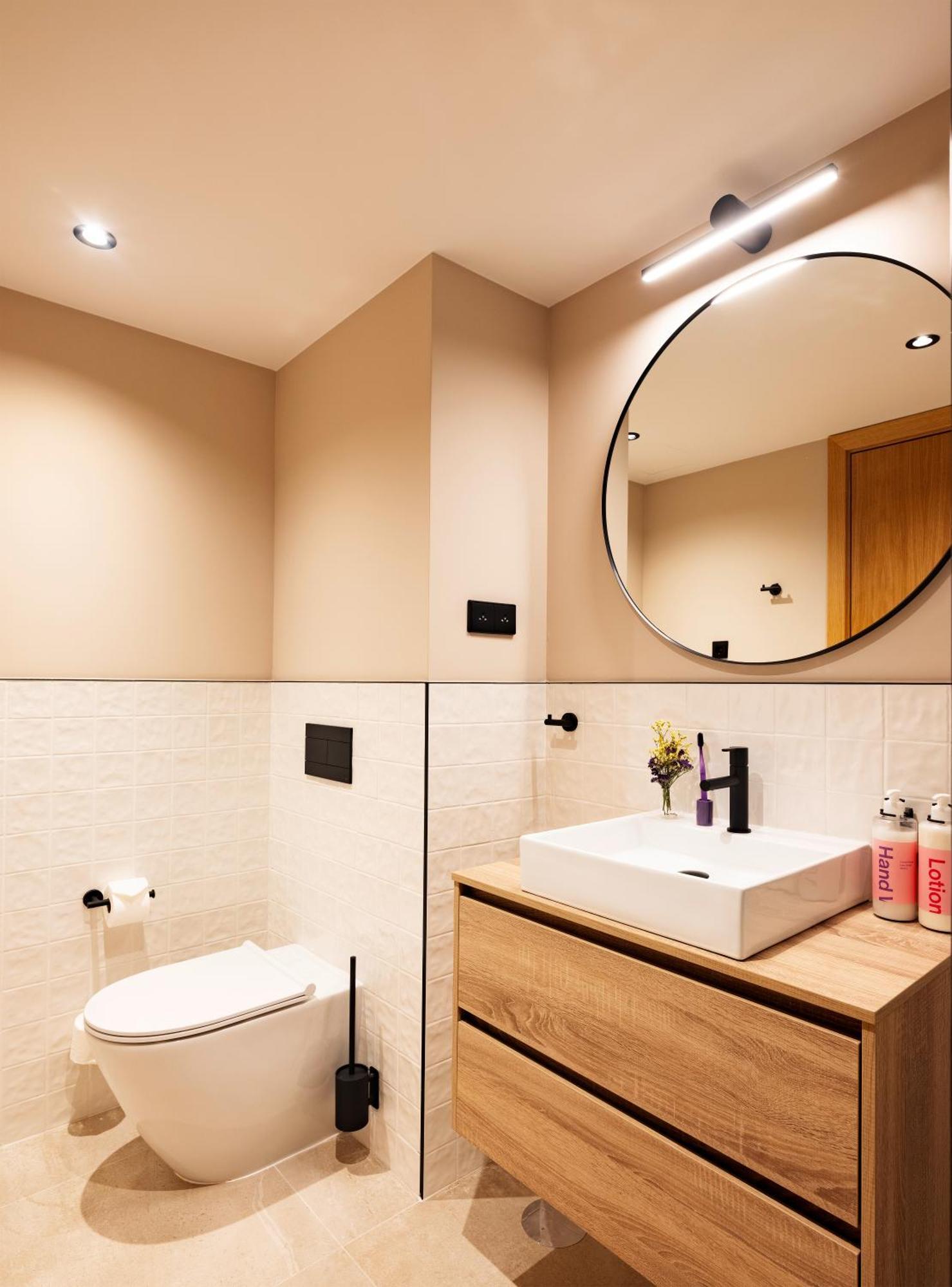 Large Studio Kitchenette
