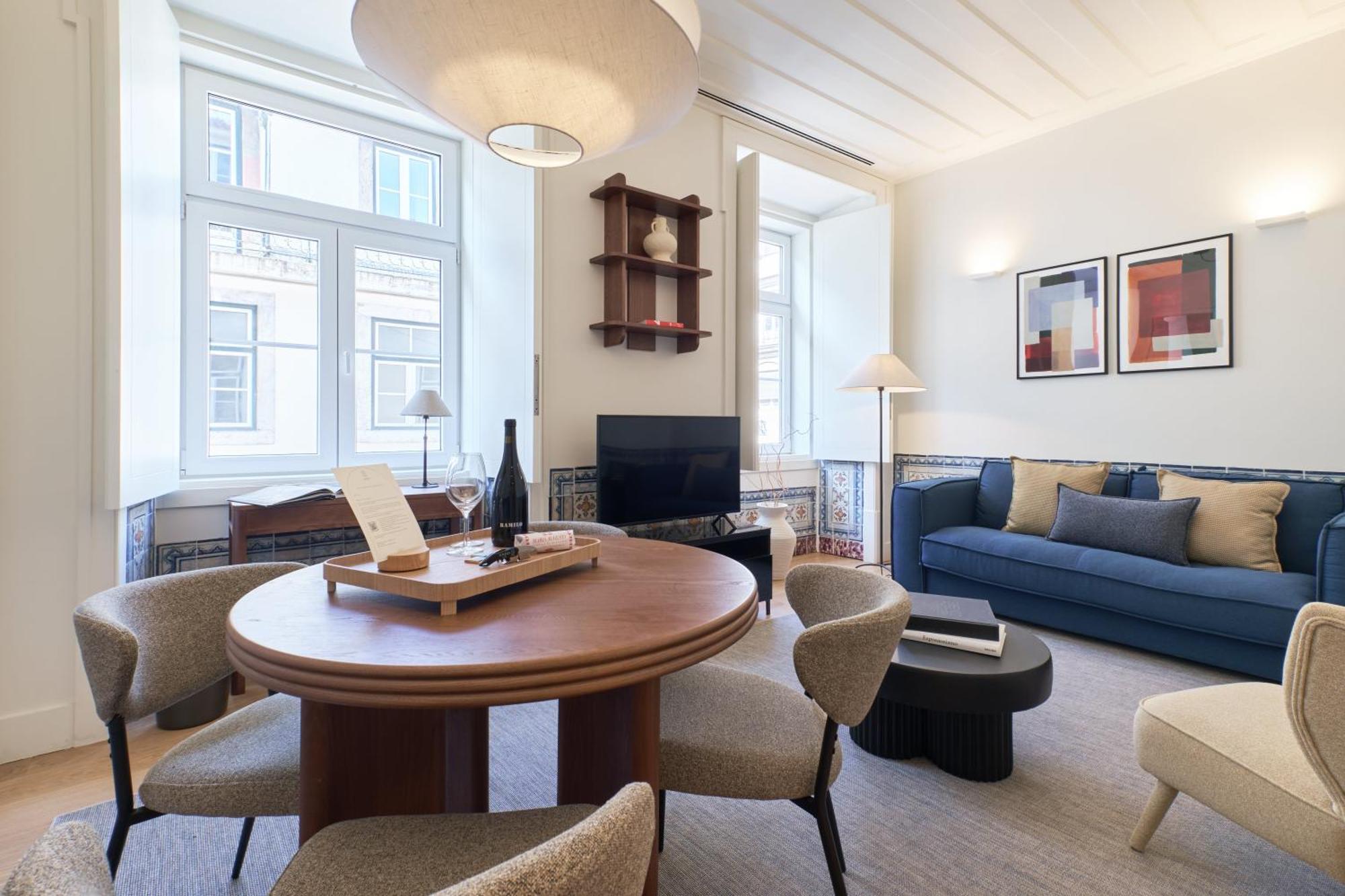 Deluxe Two-Bedroom Apartment