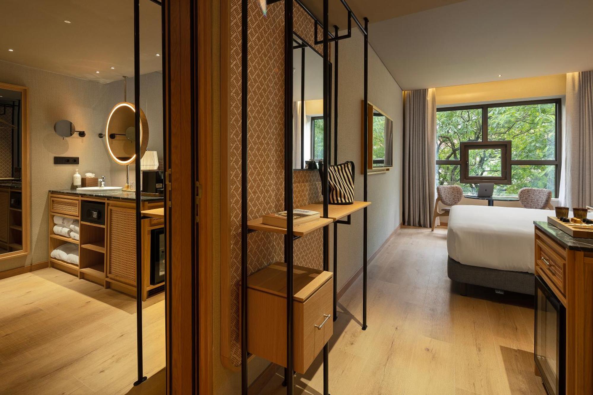 Family Room,1707873345:JPEG