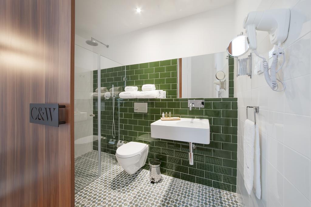 Quarto Duplo com Vista da Área Interna