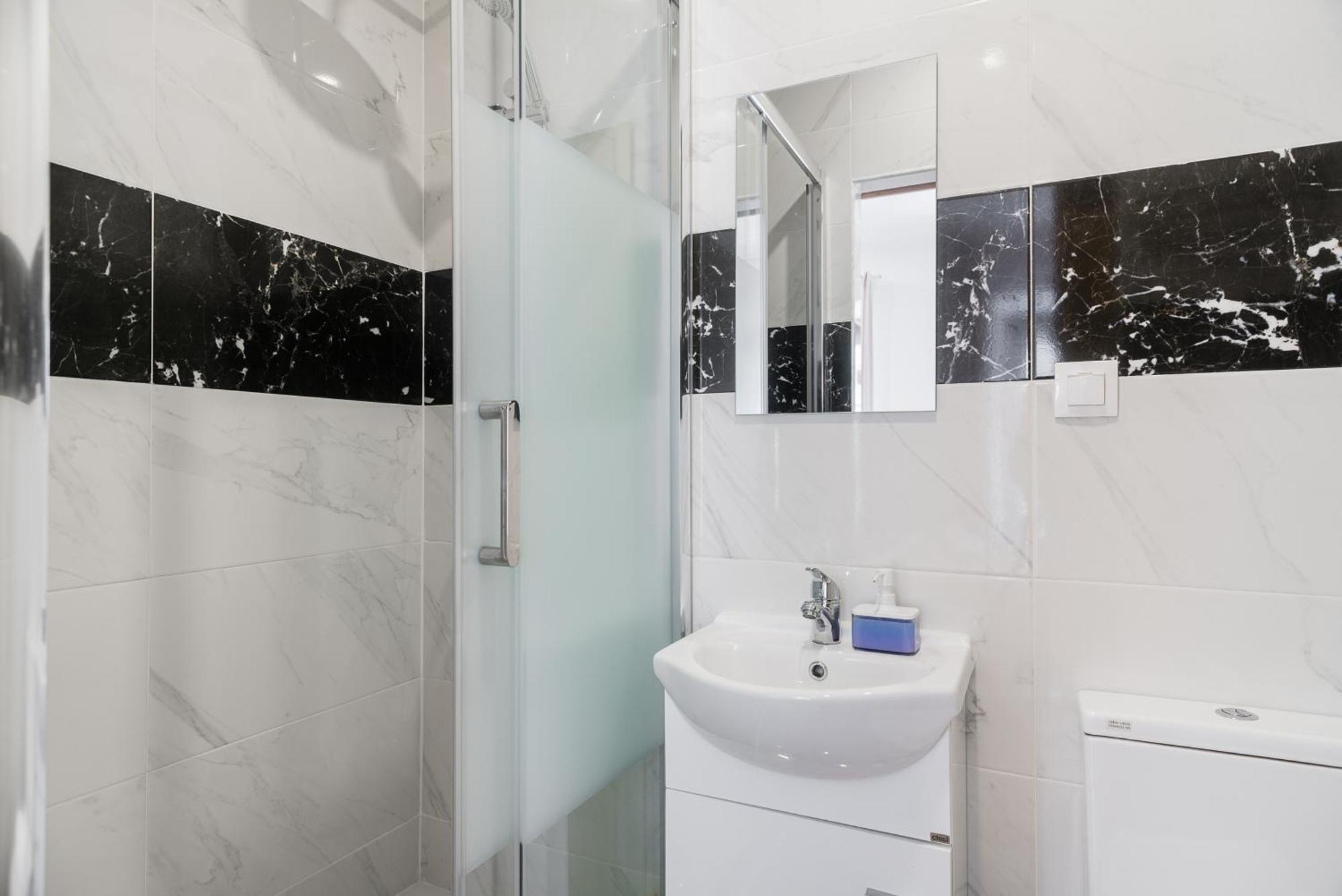 Twin Room Private Bathroom