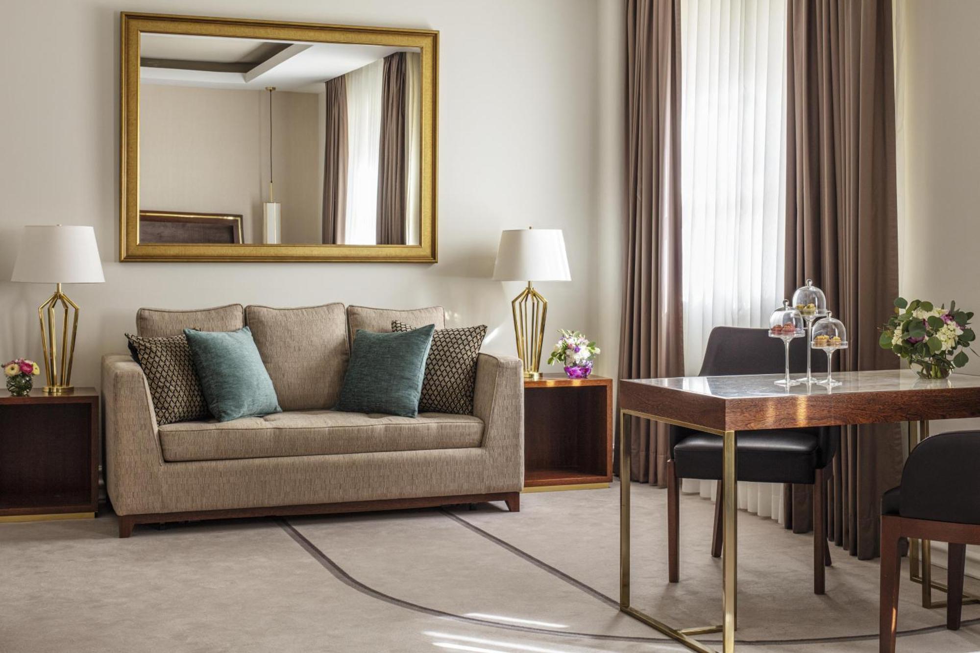 Junior Suite,1758517790:JPEG