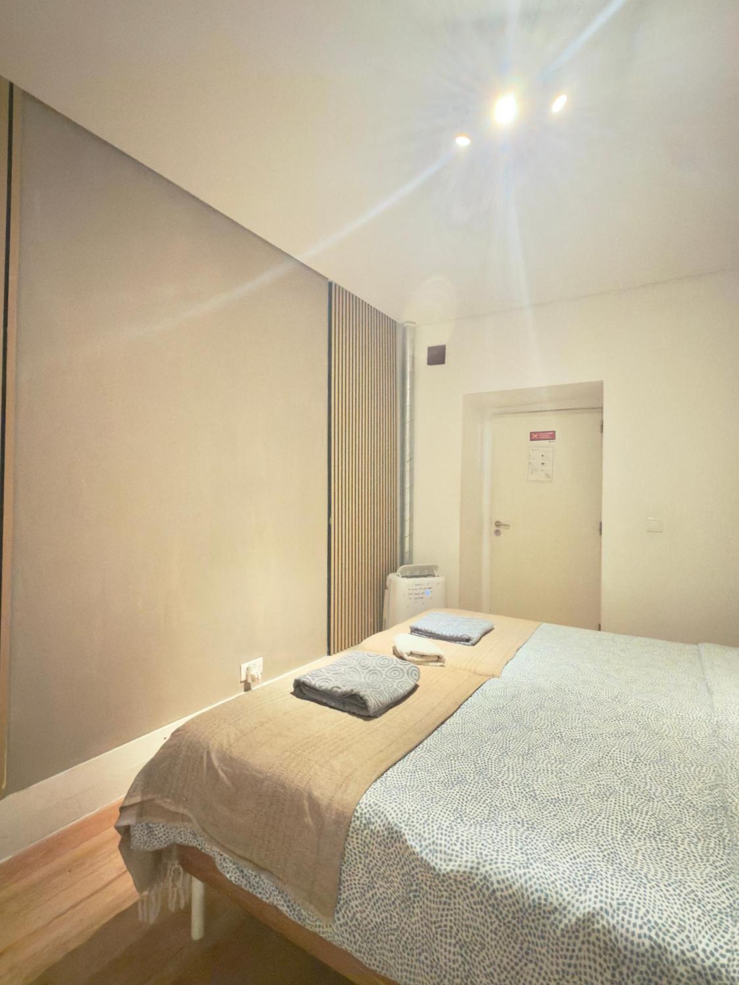 Standard Double Room No Window