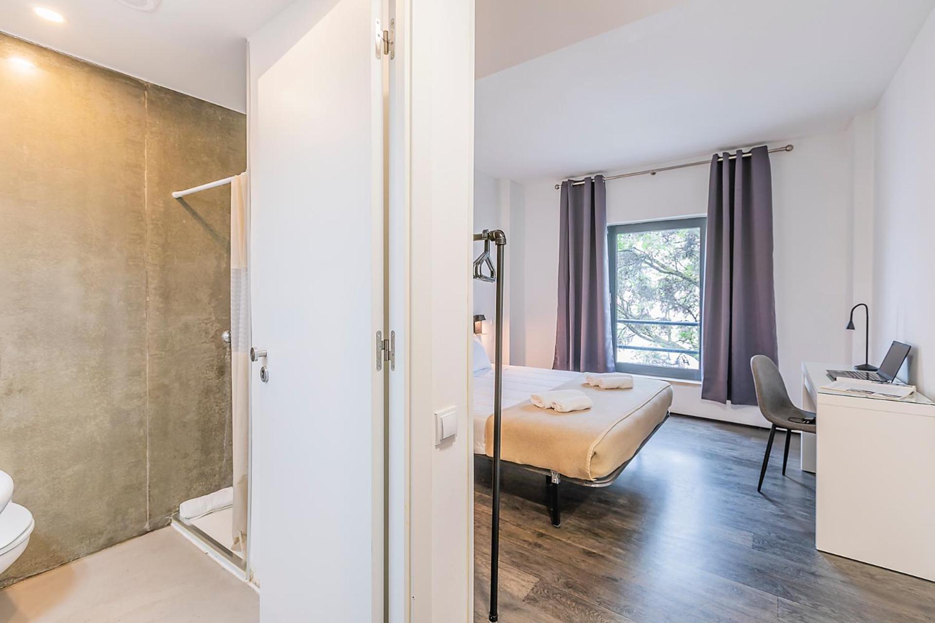 Double Room Private Bathroom