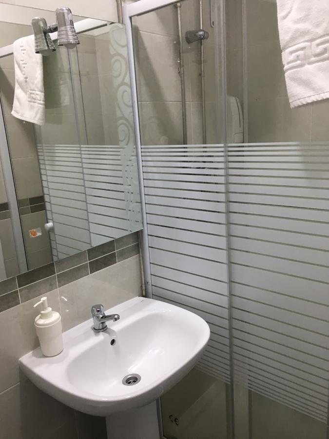 Dreibettzimmer mit eigenem Bad