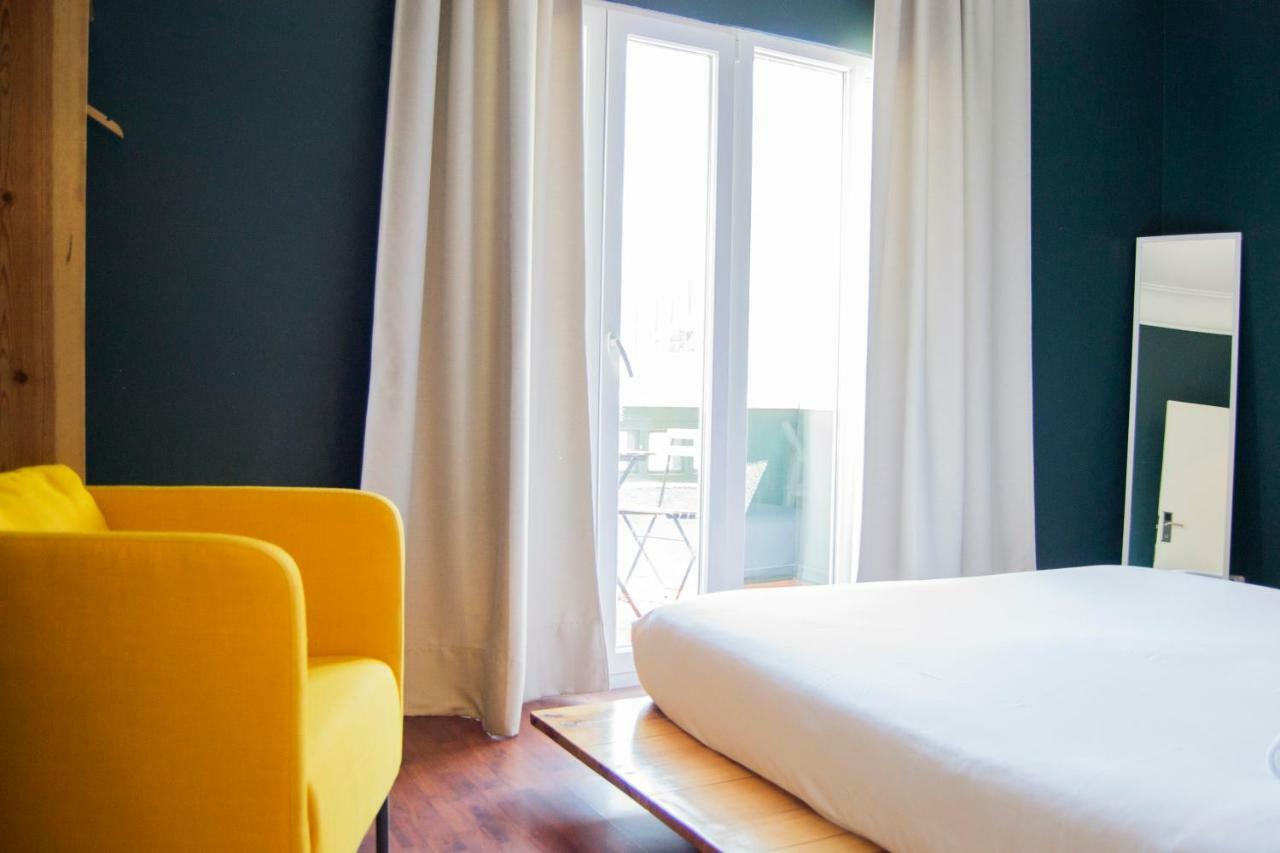 Quarto Duplo Superior com Varanda e Casa de Banho Partilhada