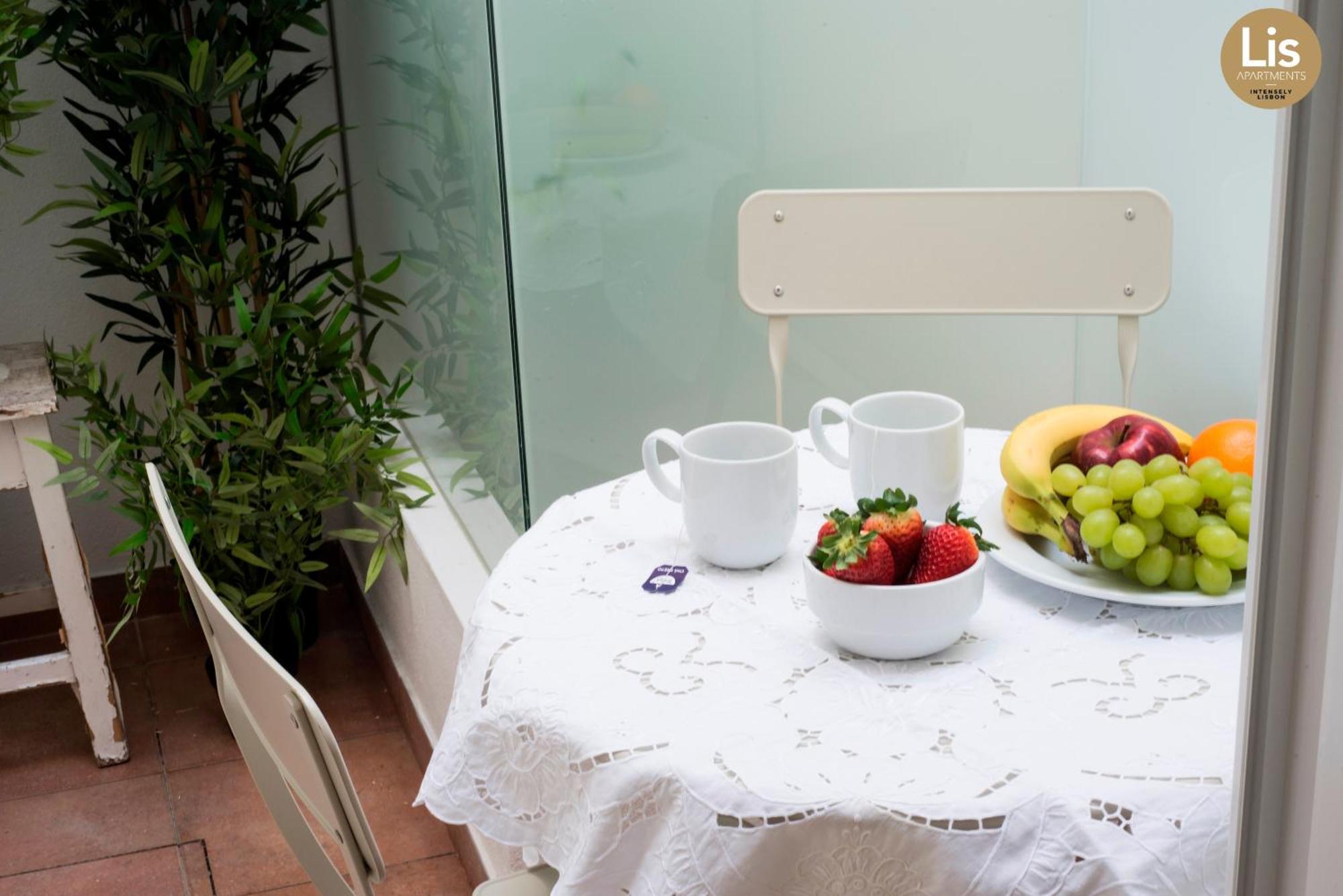 Apartamento com 1 Quarto e Pátio