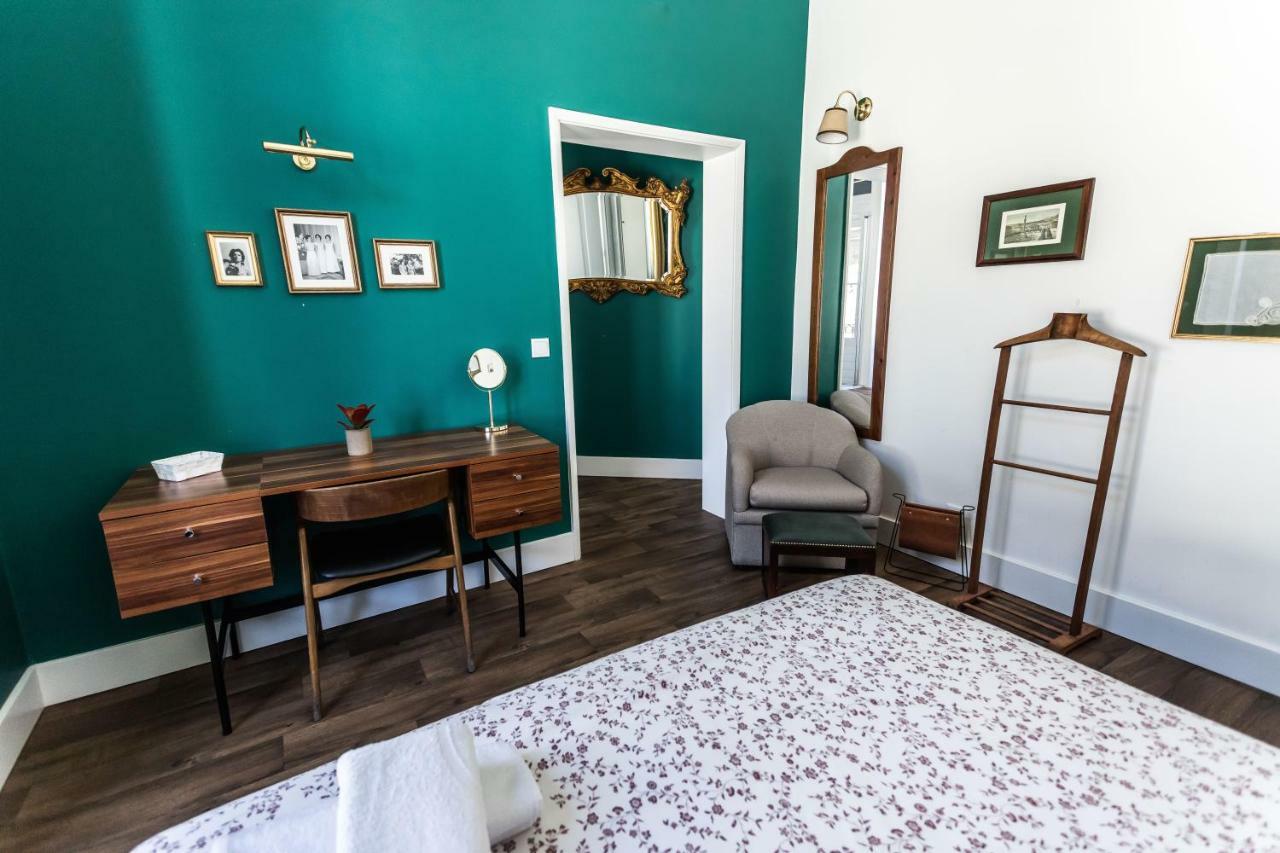 Quarto Duplo Superior com Varanda e Vista Cidade
