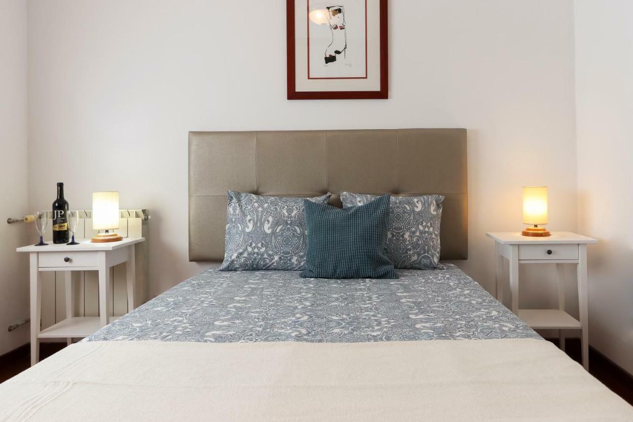 Double Room with Shared Bathroom,887275621:JPEG