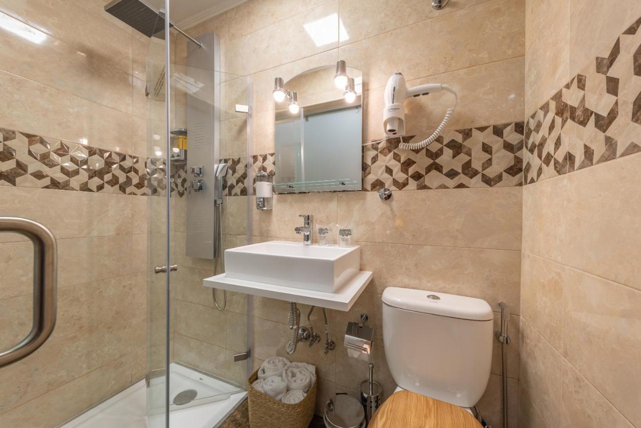 Standard Double or Twin Room - Interior,955370344:JPEG