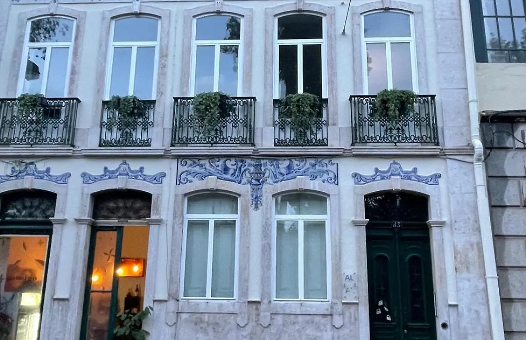 Lisbon Dreams Estrela Suites-1