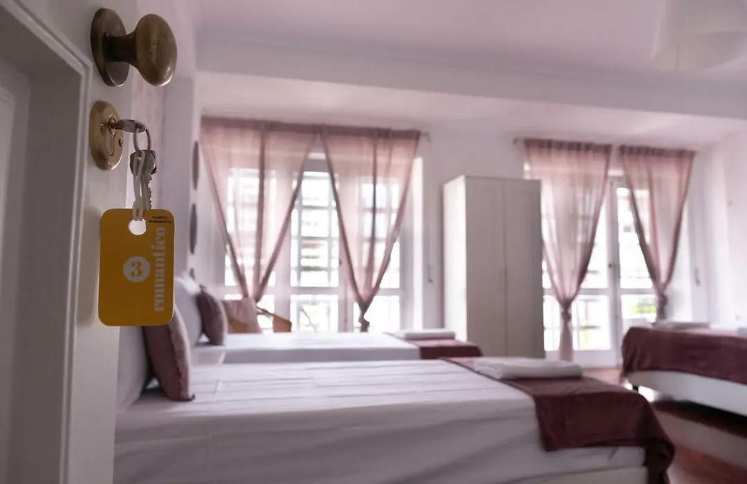4U Lisbon Suites & Guesthouse VII Airport-1