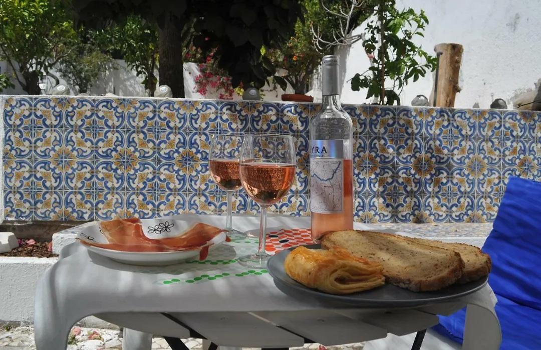 F! Lisbon Guest House-1