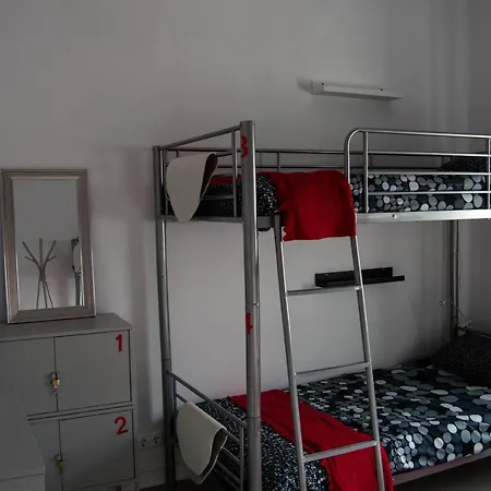 Lisbon Hostel Terminal 3-3