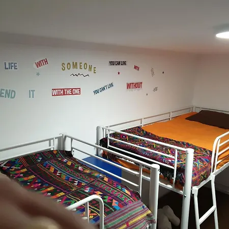 Lisbon Hostel Terminal 4-2