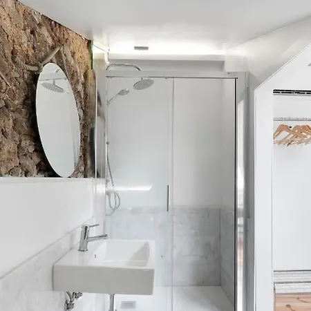 Room Lusíadas with private bathroom-2