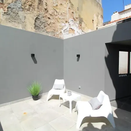 Bright 1 Bedroom With Lovely Balcony In Lisbon-2