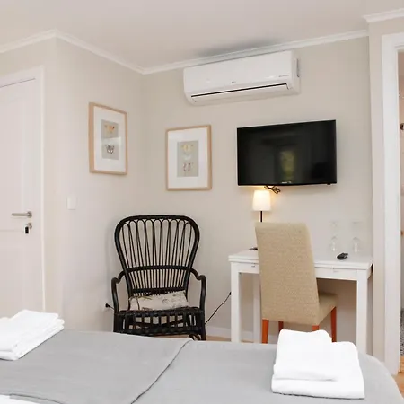 Flores Guest House-2