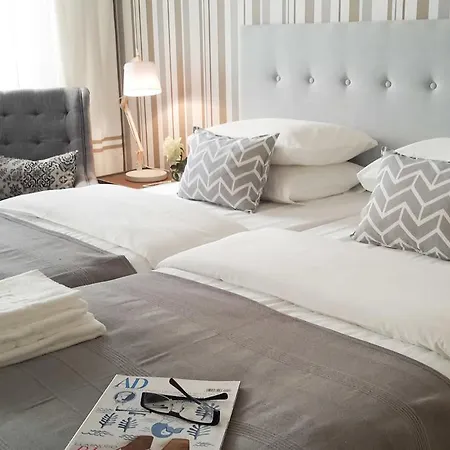 Flores Guest House-3