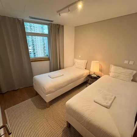 Your Lisbon Home Oriente-3