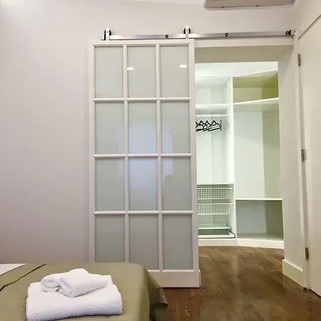 Hola Lisbon Suites-3