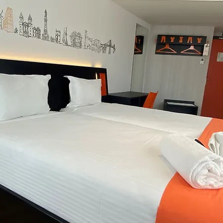 Easyhotel Lisbon-2