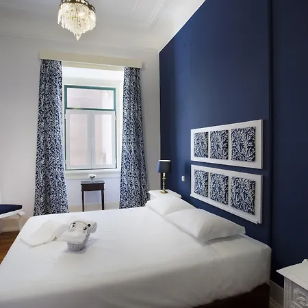 Typical Lisbon Guest House-3