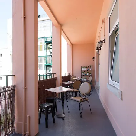 Typical Lisbon Guest House-2