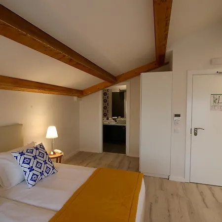 Hotel Riverside Alfama-3
