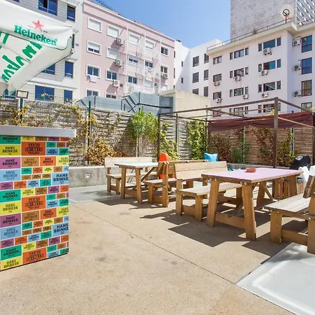 Hans Brinker Hostel Lisbon-3