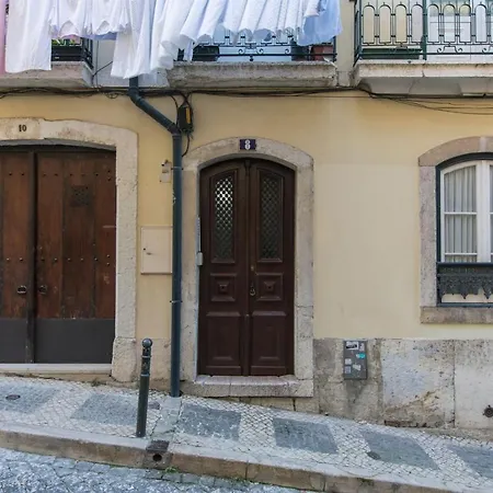Lovelystay - Chiado 2 Bedroom Charm!-3
